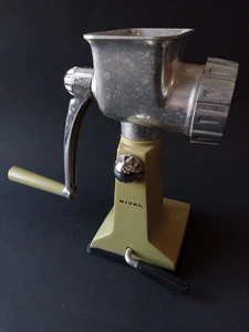 50er-60er Jahre Rival Grind-O-Mat manueller Fleischwolf Avocado grün - Bild 1 von 14