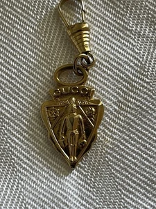 Vintage Gucci goldfarben Schild Ritter Wappen Reißverschluss Ziehen Taschenanhänger *403 - Bild 1 von 14