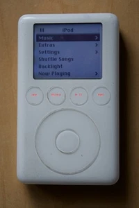 iPod Classic 3rd Generation White 30GB NEW BATTERY *GOOD - Picture 1 of 11
