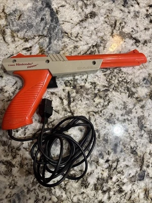 Оригинальный оранжевый охотничий пистолет 1985 Nintendo NES Zapper Duck NES-005 OEM легкий пистолет - Изображение 1 из 4