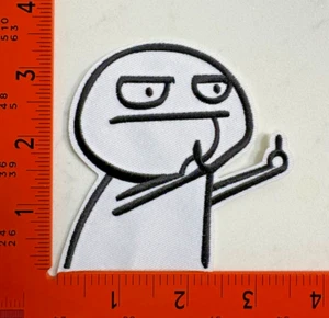 Meme dedo medio personaje divertido bordado hierro en parche - Imagen 1 de 1