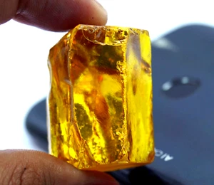 Gemma minerale grezza zircone naturale gialla certificata GIE 344 ct - Foto 1 di 4