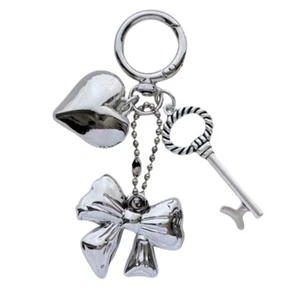 Stylish Bowknot Pendant Keychain with Silver Heart Adornment for Keys and Bags - Zdjęcie 1 z 8