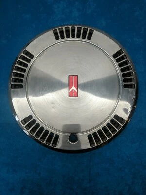 1985 - 1989 Oldsmobile Calais Hubcap 13” - Image 1 of 4