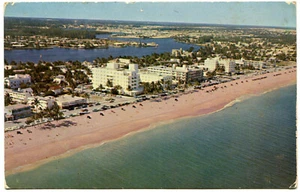 Standard Chrome Postcard - Fort Lauderdale - Air View of Beach & Hotels (1956) - Picture 1 of 2