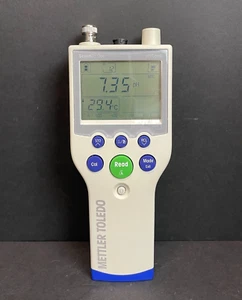 Mettler Toledo SevenGo Duo pH- und Leitfähigkeitsmessgerät - Bild 1 von 12