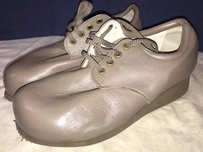 P. W. Minor Orthopedic Beige Lace Up Wedge Heel Comfort Shoe 9.5 D Wide - Image 1 of 4