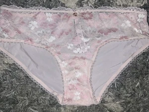 NUEVO VS Body por Victoria Panty Delantero de Encaje Hiphugger Talla Pequeña Rosa  - Imagen 1 de 3