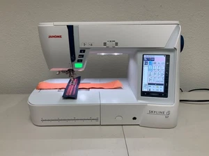 Janome Skyline S7 Sewing/Quilting Machine, Pristine Condition! Fully Serviced! - Picture 1 of 6