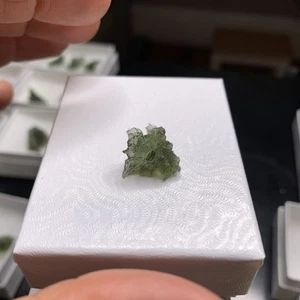Moldavite (rough) Besednice (1.061gr) 4-way standing, healing crystal - Picture 1 of 1