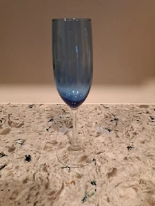 10 kobaltblaue Champagnerflöten mit klaren Glasstielen 10er Set - Bild 1 von 1