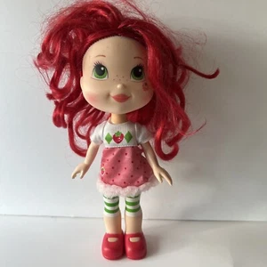 STRAWBERRY SHORTCAKE GIRLS PLAY DOLL WITH RED HAIR CLOTHES Hasbro 2008 Kids Toy - Picture 1 of 5