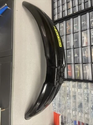 Guardabarros delantero negro Kawasaki KX125 KX250 KX500 1994-2002 Acerbris Foto 1 de 4