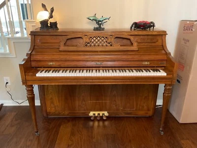 Kimball 4245 piano vertical, carvalho acetinado, console - Imagem 1 de 3