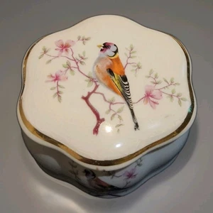 Royal Worcester Palissy Royale Colección Borde Dorado Jilguero Baratija Tapa Caja - Imagen 1 de 3