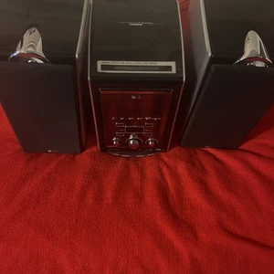 LG MICRO HIFI SYSTEM LFD7150 - Picture 1 of 18