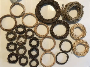 Lot of 32 Natural Wood Crafting Wreaths - Picture 1 of 8