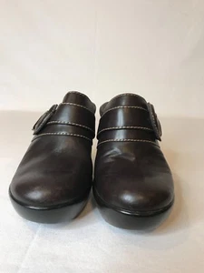 Tommy Hilfiger Clog Heels Size 7.5 Brown Casual Faux Leather Round Toe Slip On - Picture 1 of 10