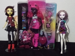Mattel Monster High Lot - Neu "Catty Noir" mit Catrine DwMew & Luna Mothews - Bild 1 von 20