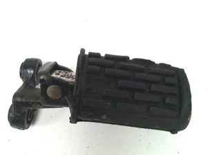 pedana anteriore sinistra per YAMAHA XJ 700 MAXIM X 1986 1986 usato 118145 - Foto 1 di 5