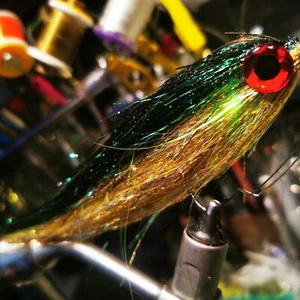 pike Predator Fly - Weedless Small Baitfish Series 4/0 By Mcfluffchucker - Picture 1 of 24