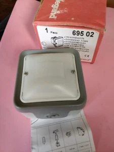 Interrupteur Automatique Complet Plexo 3 Fils Legrand Réf 69502 Neuf  - Picture 1 of 3