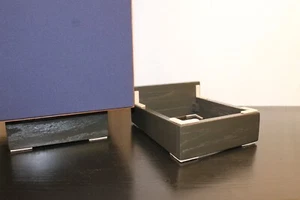 Due nuovi supporti per altoparlanti in rovere rosso massiccio alti 3 pollici - finitura nera - cuscinetti in feltro - Foto 1 di 24