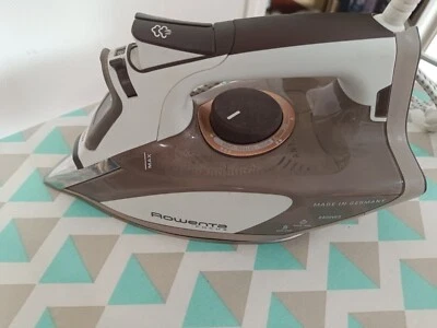 Fer à Vapeur ROWENTA - Photo 1/4