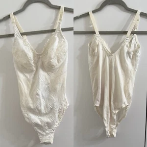 Body lencería de peluche vintage Faleck marfil encaje talla 4 pequeño para mujer’s - Imagen 1 de 5
