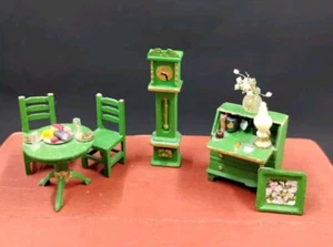 Dollhouse Miniature 1:48 QS Furniture Set Handpainted Decorated Desk Table Clock - Picture 1 of 5