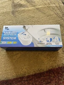 Total Vision Luxury Bidet System New Fits Average Toilet bowl Clean Butt - Picture 1 of 3