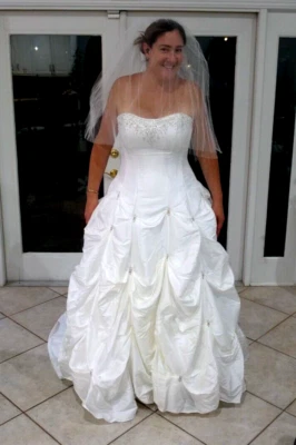 Alfred Angelo Strapless Wedding Dress Style RN 24766 Size 8/ 10 /12 ADJUSTABLE - Image 1 of 4