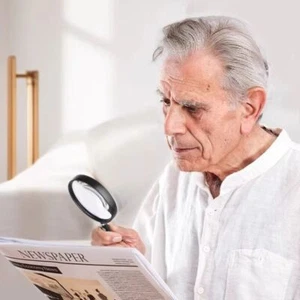 Handheld Magnifying Glass High-Definition Reading Newspapers Page Magnifier - Picture 1 of 12