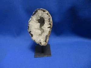 Natural Crystal Quartz Agate Geode on Museum Black Metal Stand Black Big Crystal - Picture 1 of 8