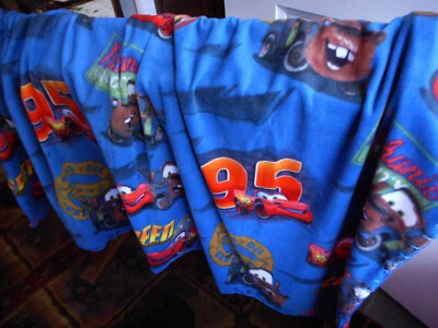 Manta/lanzamiento polar cosida a mano DISNEY CARS McQueen Mater 61 pulgadas X 44 pulgadas *NUEVA* Foto 1 de 4