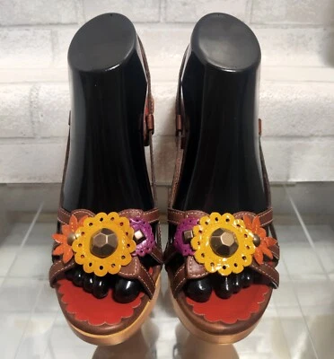 Moschino Wedge Flower Sandal Women's Size 38/ 8 Us.  Brown Made In Italy - Image 1 of 4
