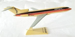 Boeing 727-200 People Express Vintage Snap Fit Coleccionistas Modelo Escala 1:200 - Imagen 1 de 7