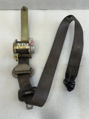 1991 1992 1993 1994 1995 1996 1997 Toyota Previa cinturón de seguridad trasero derecho bronceado fila 2 Foto 1 de 4