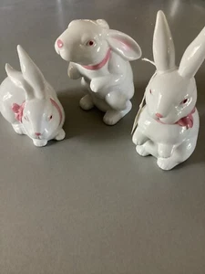 Bunny Rabbit Figurines White Ceramic 5" - 7-1/4" Tall Set of 3 OCI - Picture 1 of 6