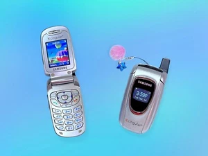 Vintage Samsung Mobile Flip phone. - Afbeelding 1 van 7
