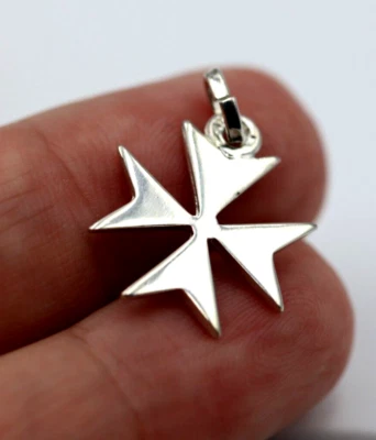 Kaedesigns, Genuine Sterling Silver 925 Maltese Cross Pendant - Free Post - image 1 of 4