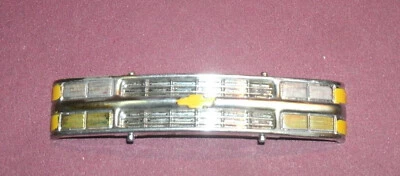 1/25 Scale 1996 Chevy Tahoe GMT400 Front Grill & Headlights - AMT/Ertl Part - Image 1 of 4