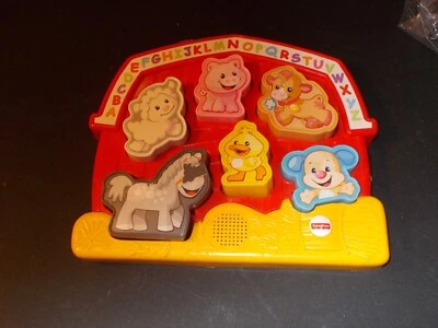 Fisher-Price Ríe y Aprende Animales de Granja Puzzle Granero 2014 Funciona Completo Foto 1 de 3