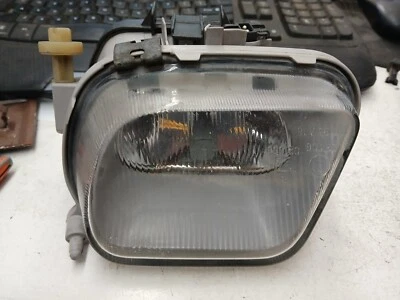1996-1999 MERCEDES BENZ E320 W210 ПРОТИВОТУМАННЫЕ ФАРЫ ЛЕВЫЙ ДРАЙВЕР OEM A210 820 0156 - Изображение 1 из 4