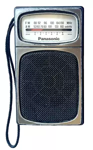 RADIO TRANSISTER AM/FM PORTÁTIL PANASONIC RF-504 DE COLECCIÓN Y ANTENA TELESCÓPICA - Imagen 1 de 6