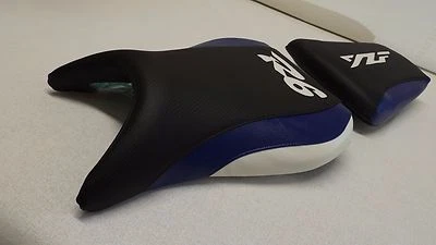 YAMAHA 99 00 01 02 YZF R6  BLACK/BLUE/WHITE CUSTOM FRONT & REAR SEAT COVERS  - Image 1 of 4
