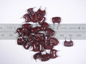 Condensatori mica argento 680 pF, quantità 25 - Foto 1 di 3