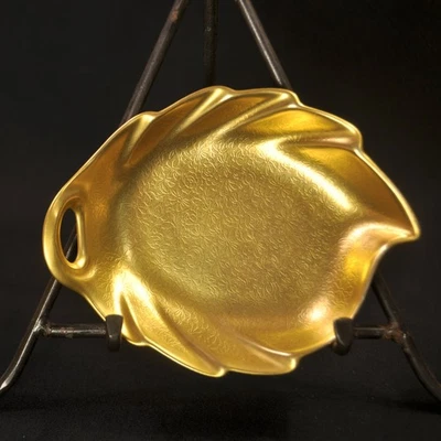 Овальный лоток Pickard Leaf 6 дюймов x 4 3/4 дюйма No228 инкрустированный золотом розой и ромашкой 1938-настоящее время - Изображение 1 из 4