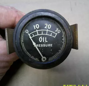 1930's 1940's FORD CHEVY DODGE OIL PRESSURE GAUGE ROCHESTER - Picture 1 of 3