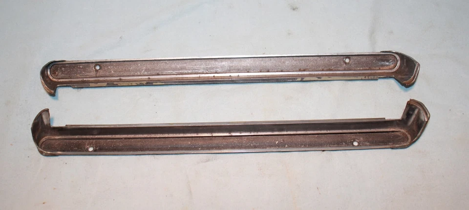 66 Oldsmobile Toronado Panel De Cabezal Delantero Faro Borde Nariz Foto 1 de 4